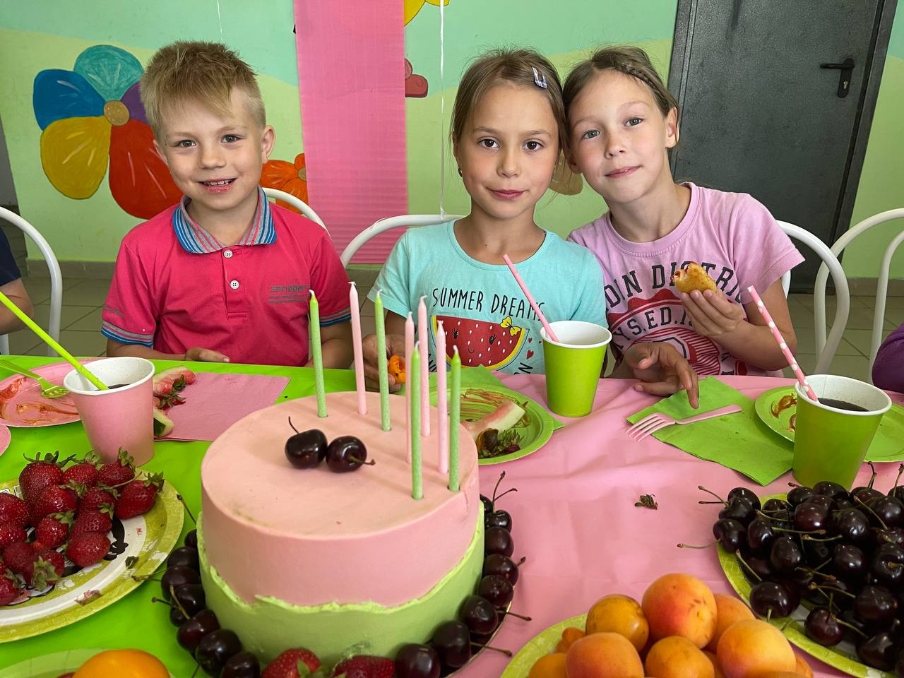 Праздник панд, чаепитие, бумажная дискотека в детском приюте посёлка Первомайский